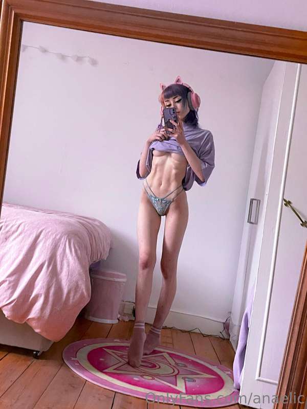 a day at home with me 💞

I’ve just been stuck at home in fro..