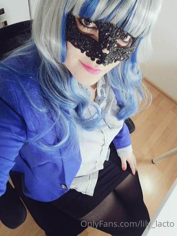 do you remember this outfit? 
my hot secretary look in my ho..