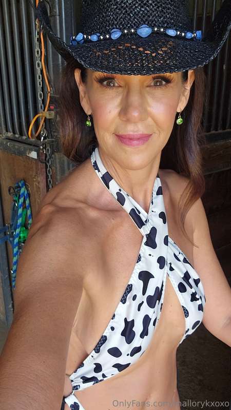 I'm just a very sexy cowgirl 🤭
