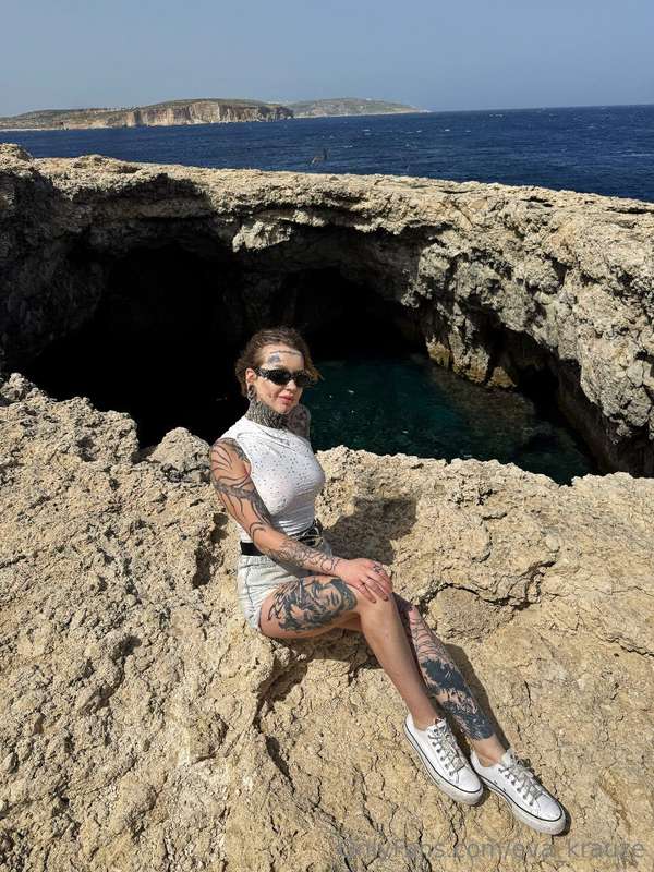 Have you ever had sex outdoors? Would you like me to tell yo..