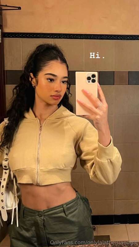 onlylalatheislandgal