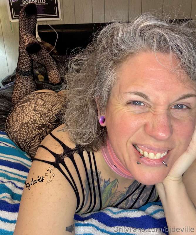 It’s my birthday my precious Pervs! I’ve been trying to post..