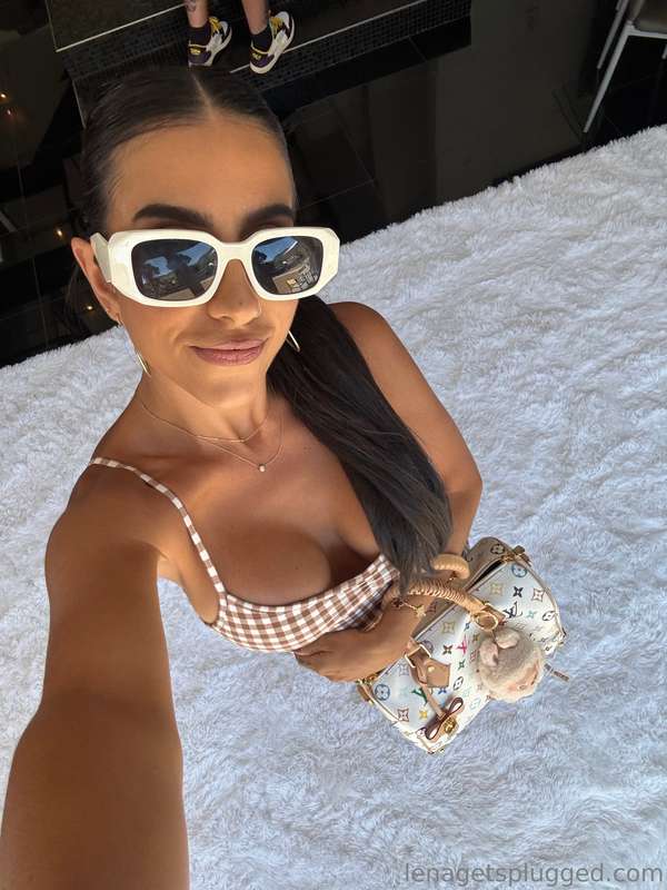 lenatheplug image #0