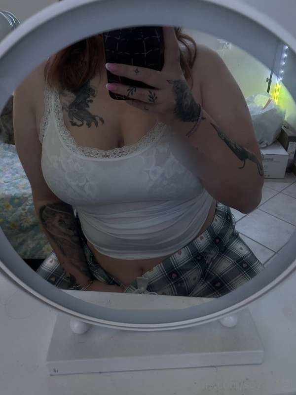 chissà che voglia hai di guardie bene 👀🍒… ti aspetto in chat..