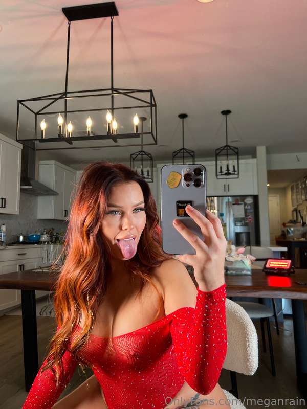 Photo 377 of Megan Rain on Tocromo