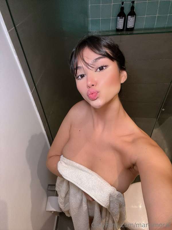 sleep can wait. give me that kiss 💋