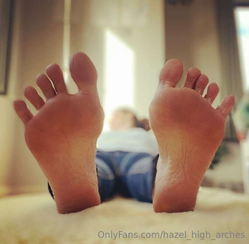 👣