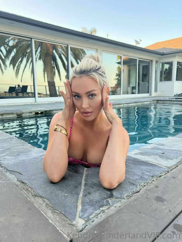 Photo 105 of Kendra Sunderland on Tocromo