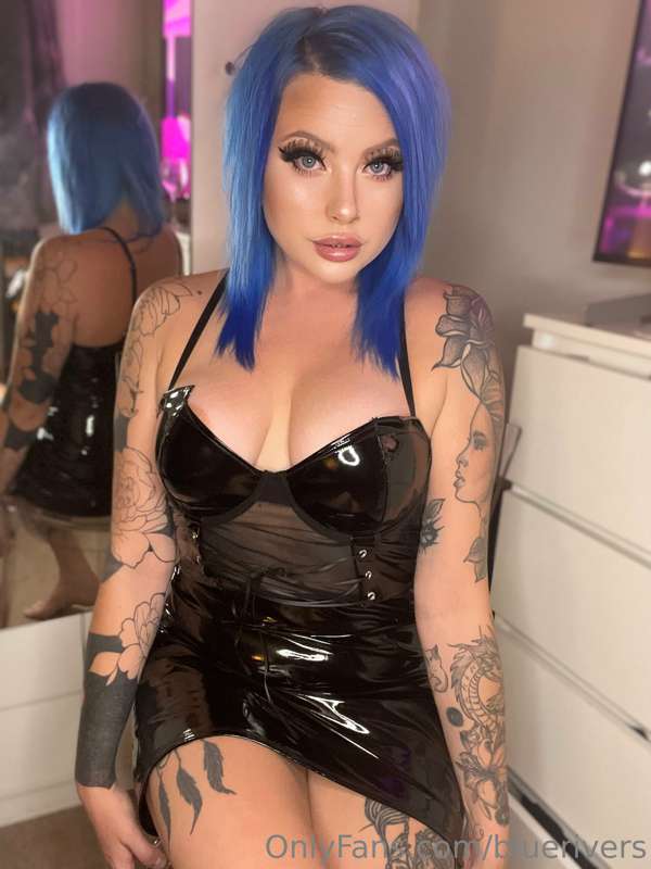 Happy hump day 😘 Who's coming to chat with me today? 😉
