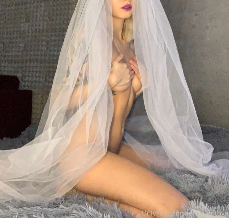 👰🏼