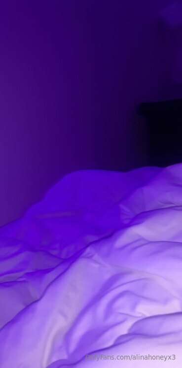 Guten Morgen, du ❤️Ich liege noch im Bett, eingekuschelt in ..
