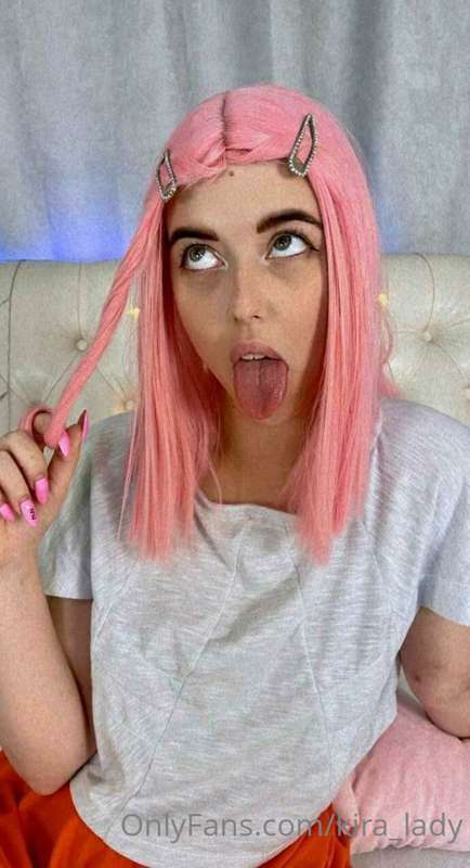 Pinkhair baby @lina_lil going to make the best show for you ..