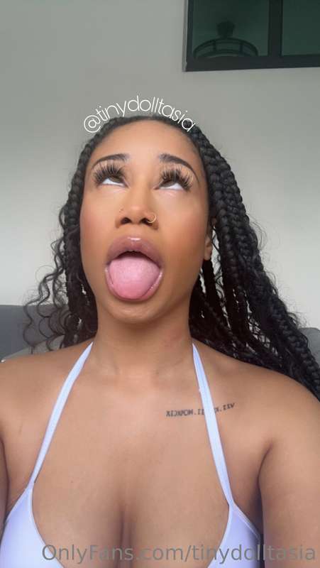 How I look waiting for you to show me that cock!!