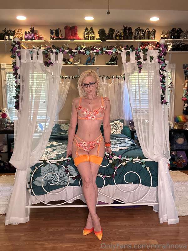 My newest photoset and tease :) 