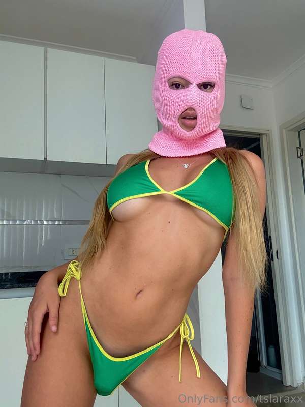 masked up but still stealing the spotlight 😈