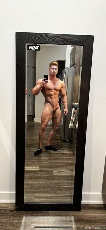 Woke up at 6am horny as fuck, had to cum on the mirror… 💦
