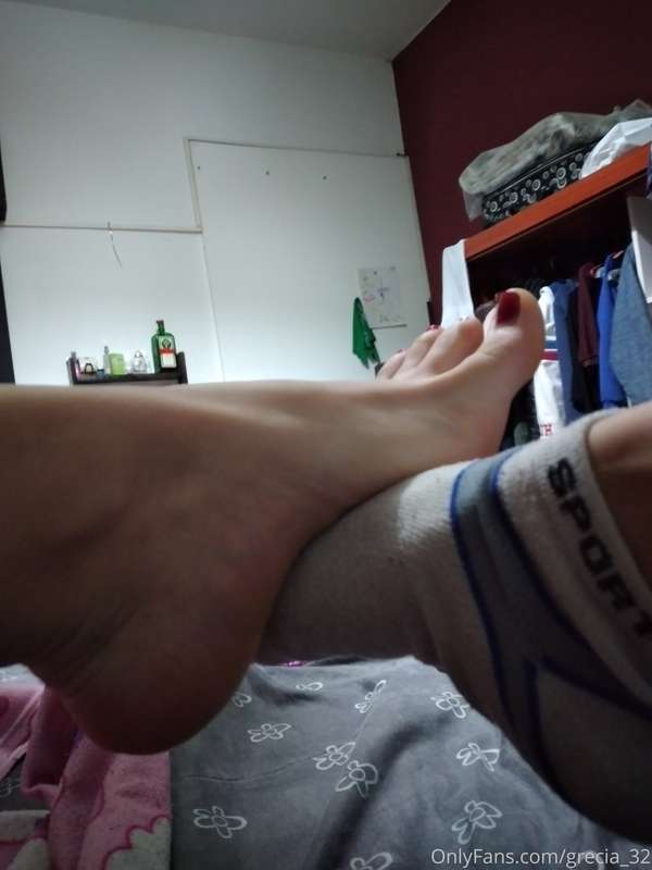 Good morning loves! who likes my little feet?