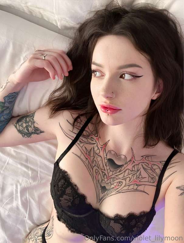💕I'm Kate! Welcome to my free page!!! 💕 Excited to connect w..