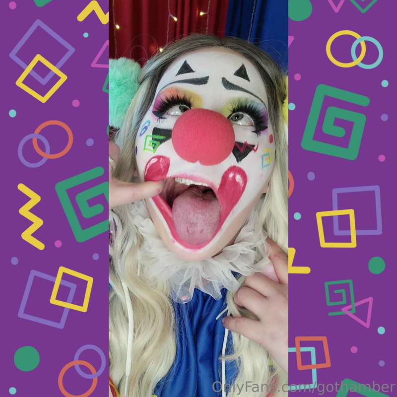 Is there something in my teeth? 🤡