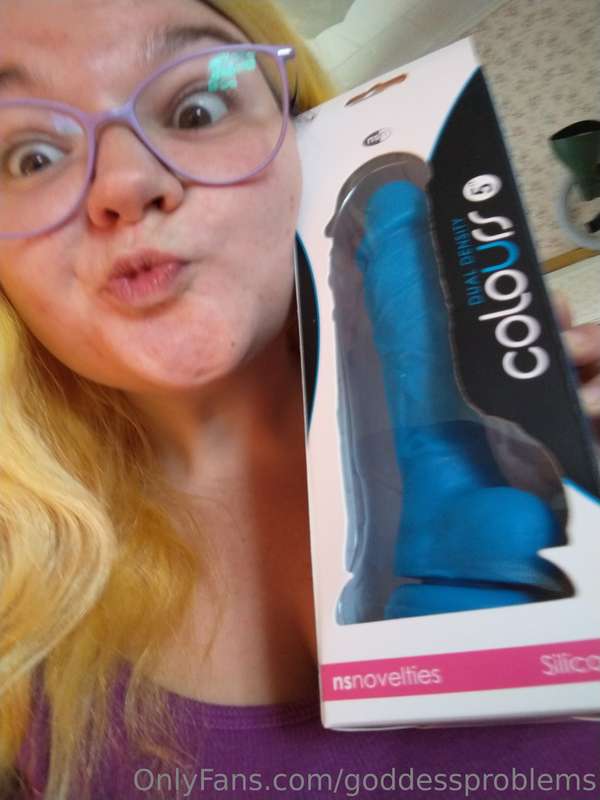 hehehehehe more toyz for my birthday 😸😸😸😸😸