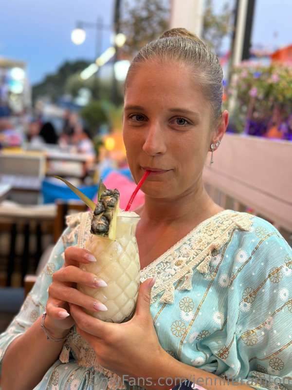 Can you tip me for more cocktails? 🍸😈