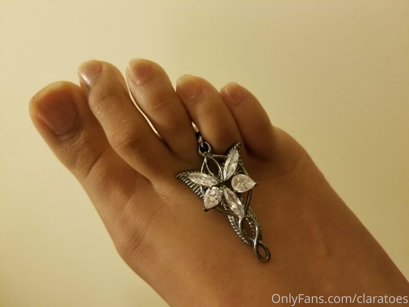 Anyone else a lord of the rings fan?