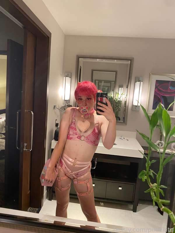 pixiekitn image #2