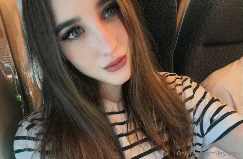 A seductive gaze that can make anyone fall in love with you❤..