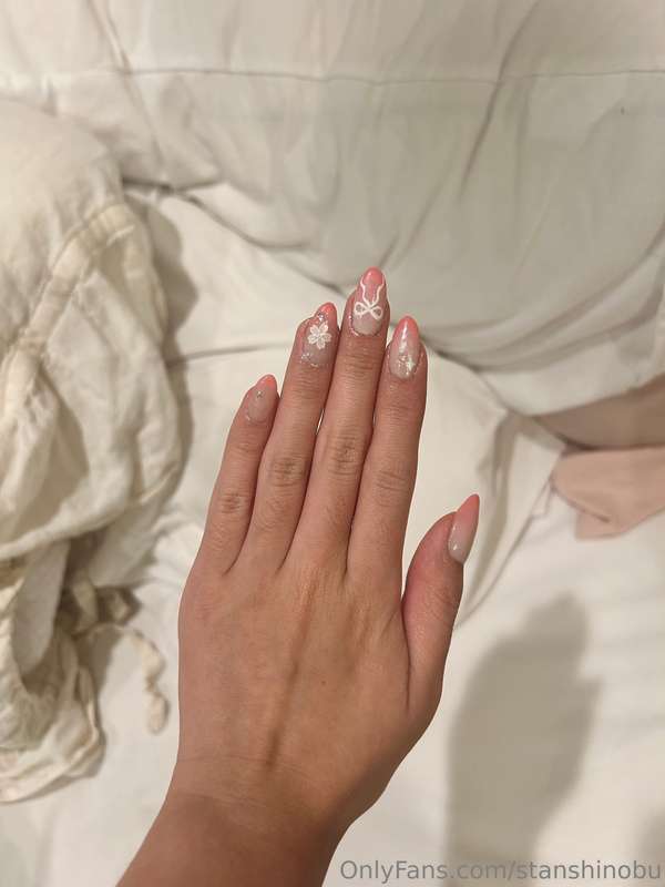 also i did my nails :) worked on these the whole night haha