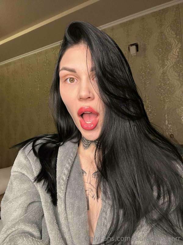 laura_hasmarr
