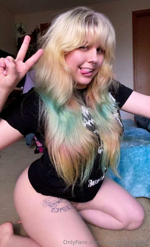 Pretty thick lady :3