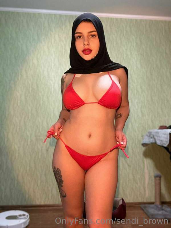 Wet and wild @aishaa_baby will make you cum several times🔥

..