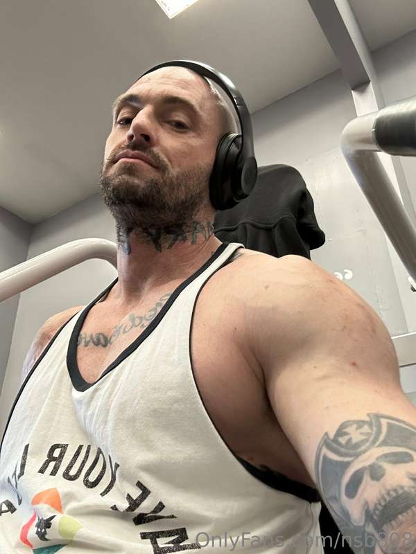 Finishing up shoulders