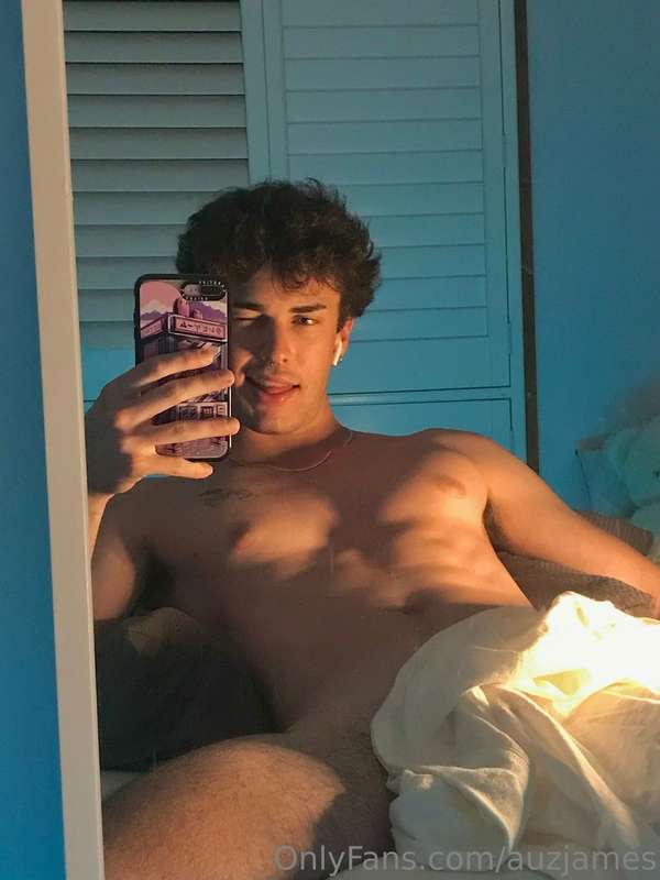<3