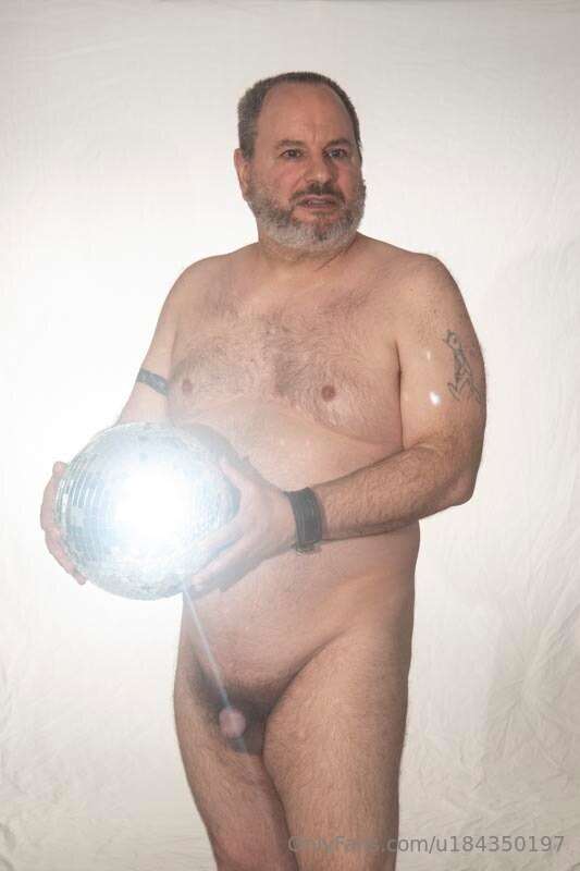Note: because of Only Fan's rules, I post my nude portraits ..