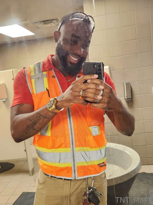 Excuse the dirty mirror, thats not my job 😆😆 Happy Monday pe..