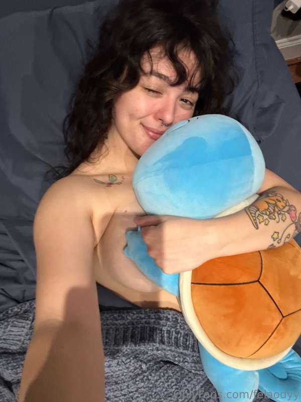 I feel extra loveful today 😋 come ask for some love in DMs 💋