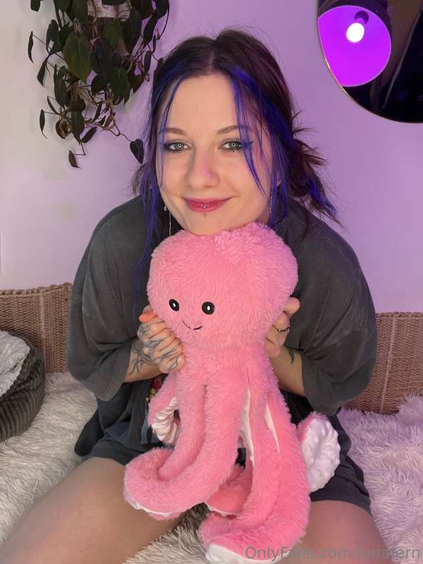 An Octopus or a Pussy cat? 😏 Which would be your fave pet? 😋