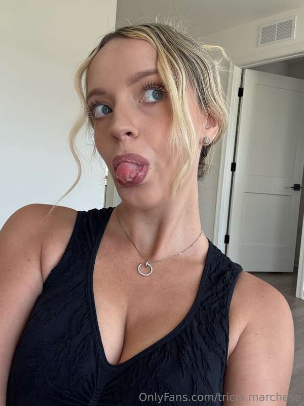 Wanna see my naughty side?😉