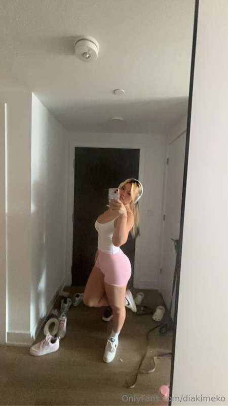 Feeling sooo bored lately… DM me how you get rid of your bor..