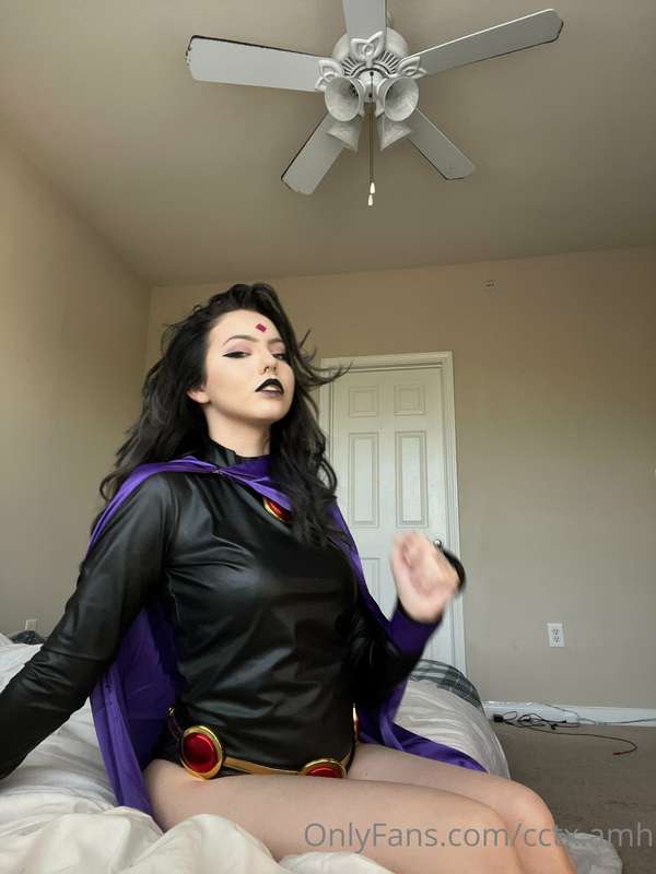 Raven cosplay