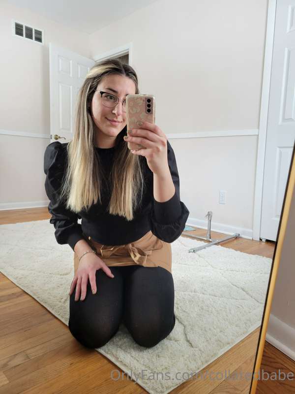 collaredbabe image #0