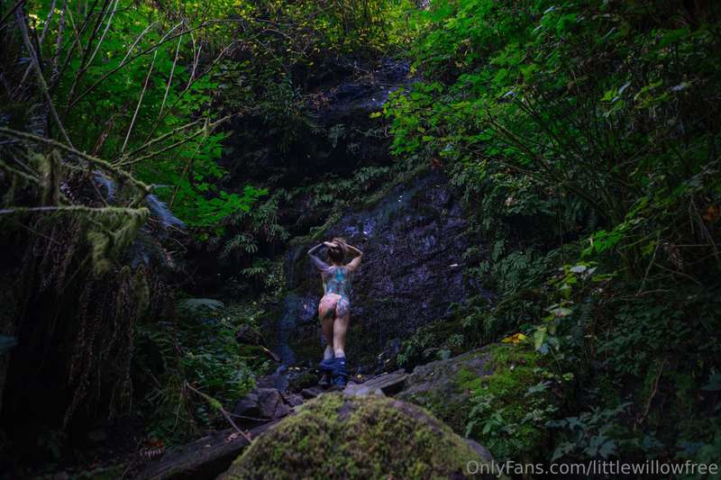I am loving this weather, it calls for naked adventures. Wan..