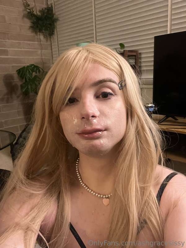 He glazed my pretty face 😓💦