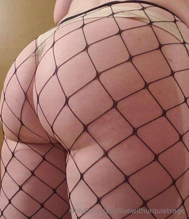 Come spank and eat this booty