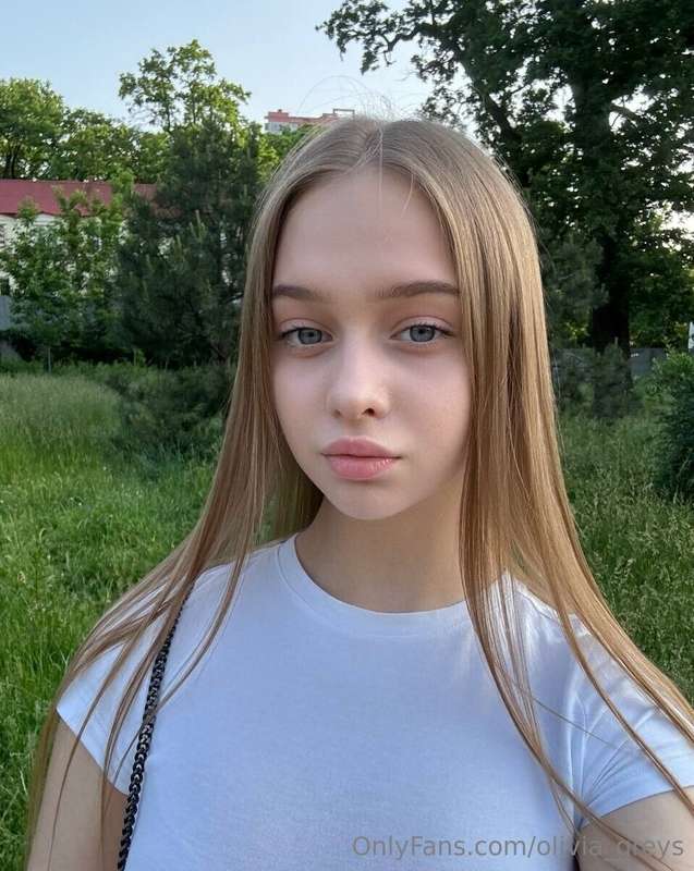 olivia_greys