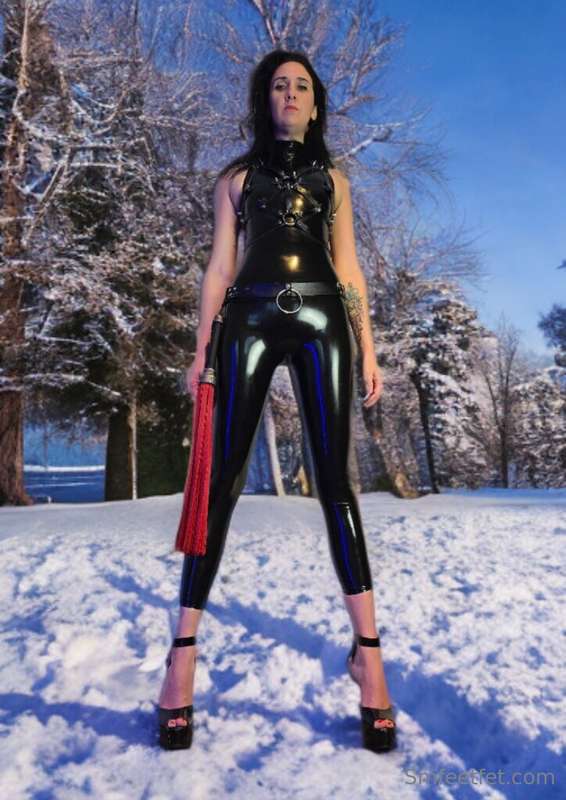 smgiantess image #0