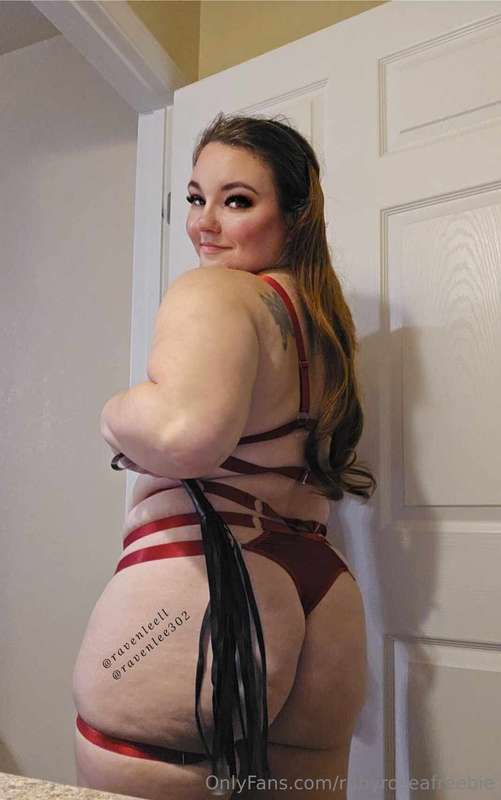 $5 VIP!Cum watch this busty babe do her thing 😍@ravenleell -..