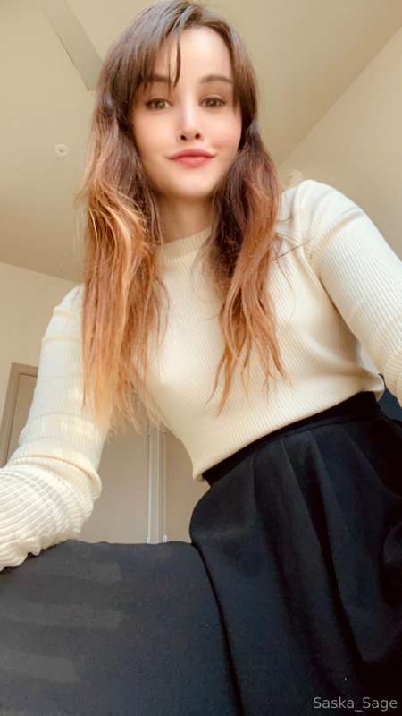 Come explore beneath my skirt? 👀