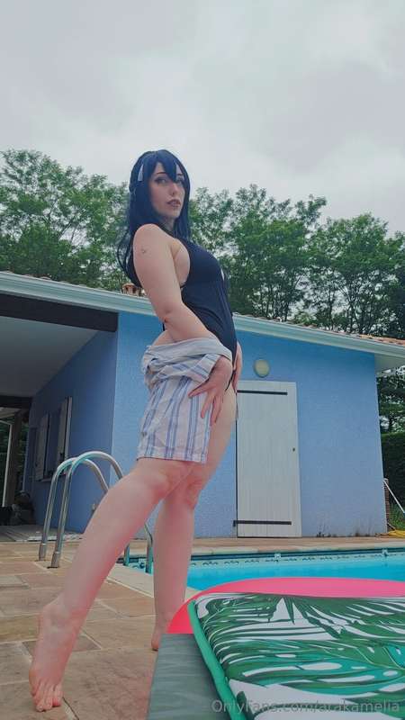 Some pool time with the current heat ? ❤